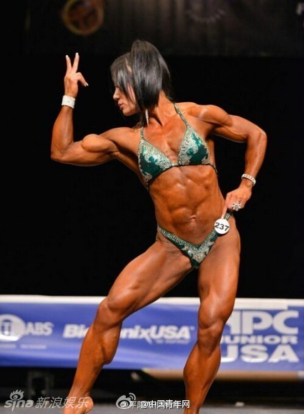 Michelle Jin, mujer china con músculos fuertes gana el concurso en EE.UU.