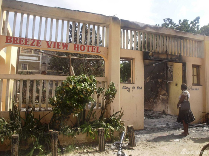 Terroristas mataron a 48 personas que veían el Mundial en un hotel de Lamu, Kenia 6