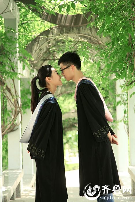 Temporada de graduación: “Hay que tomar fotos para conmemorar nuestro amor”