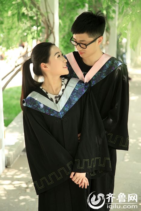 Temporada de graduación: “Hay que tomar fotos para conmemorar nuestro amor”