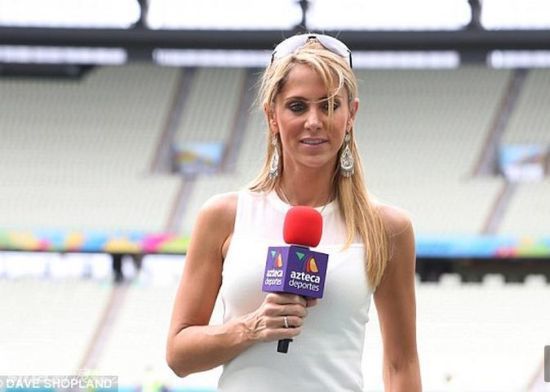 Sexy presentadora mexicana Inés Sainz brilla en el capo del Mundial 2014 Brasil 