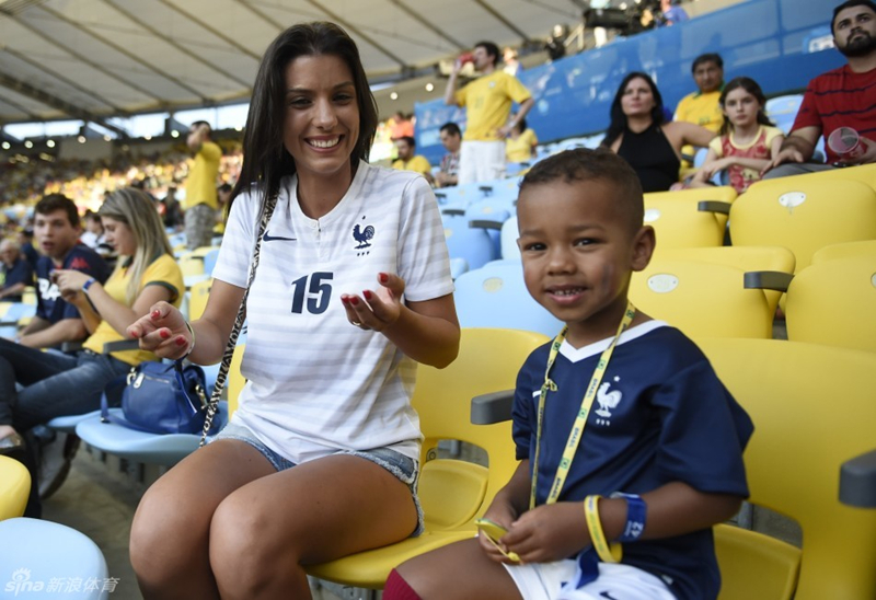 Esposa e hijo de Bacary Sagna