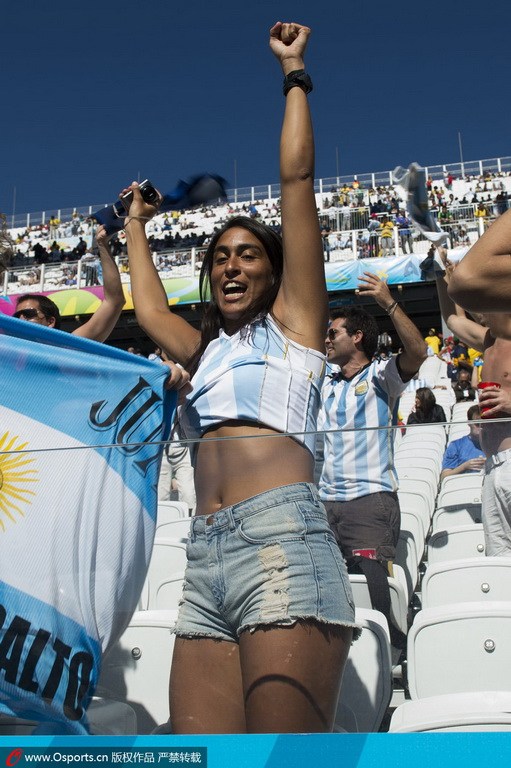 Las aficionadas argentinas lucen pechos bonitos 