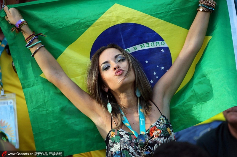 Aficionadas guapas en los cuartos del Mundial 2014