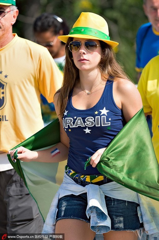 Aficionadas guapas en los cuartos del Mundial 2014