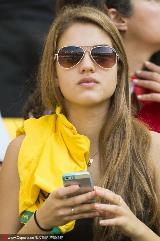 Aficionadas guapas en los cuartos del Mundial 2014