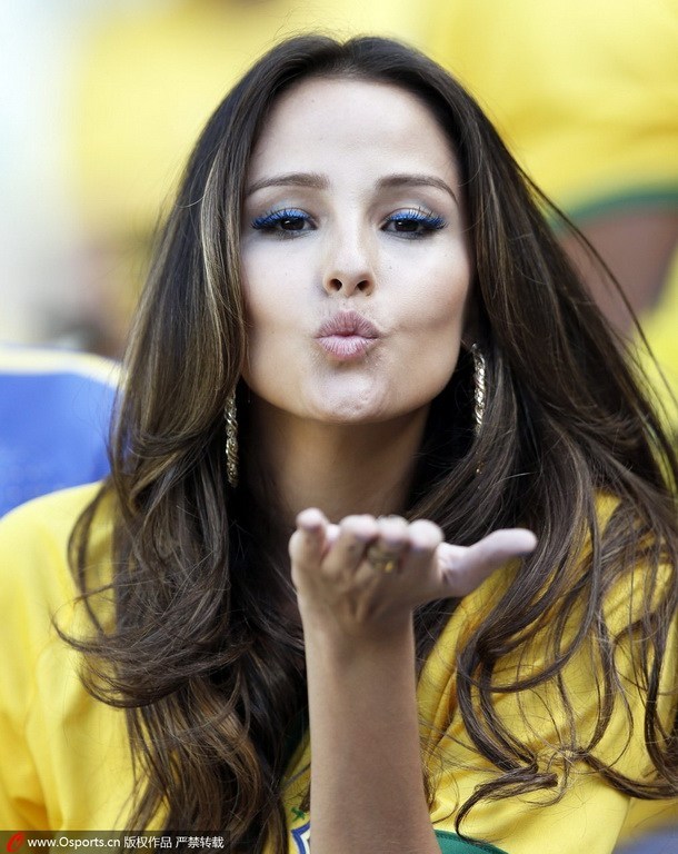 Aficionadas guapas en los cuartos del Mundial 2014