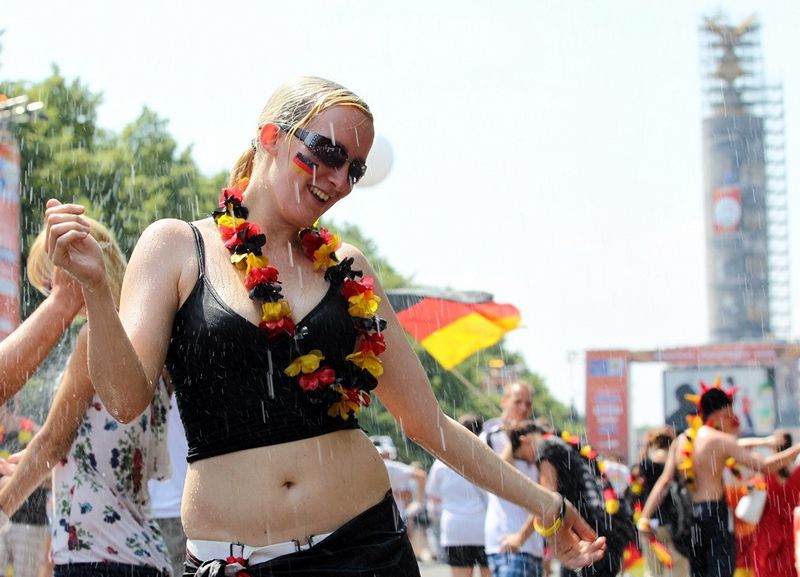 Las guapas aficiondas mojadas en el Mundial