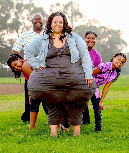 Mujer estadounidense cuenta con el traseo más grande del mundo 
