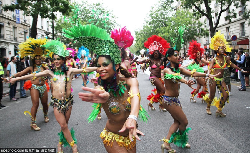 Carnaval tropical de verano en París11