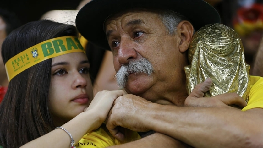 Brasil llora una histórica y humillante goleada ante Alemania