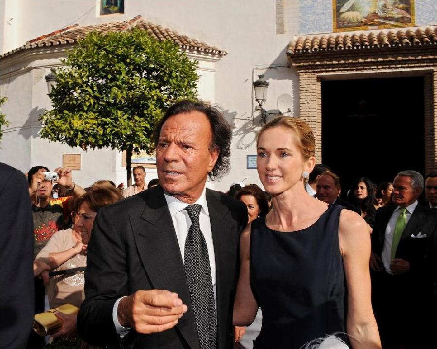 Julio Iglesias.