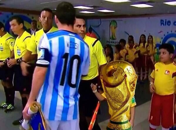 FOTOGALERÍA: Messi no brilló en la final, pero sí en los memes