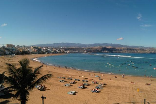 3. Playa de las Canteras de Las Palmas (Gran Canaria)