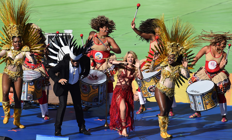 Shakira enciende Maracaná con su hijo Milan Piqué en la ceremonia de clausura 3
