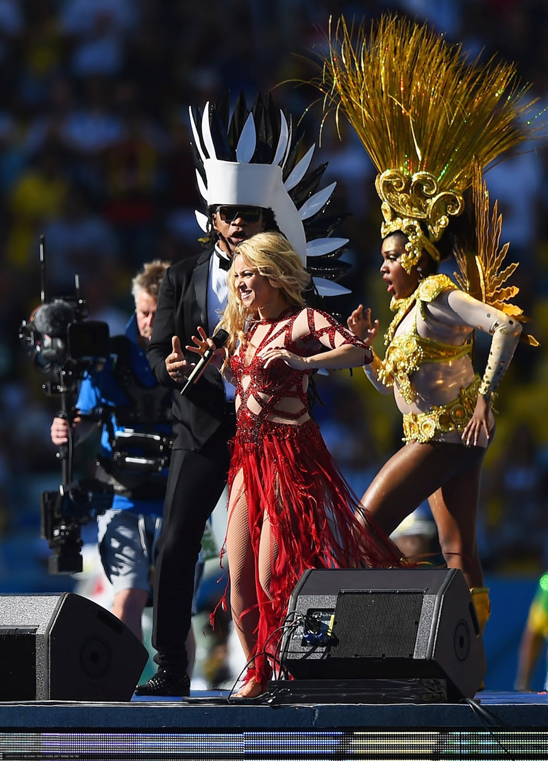 Shakira enciende Maracaná con su hijo Milan Piqué en la ceremonia de clausura 88