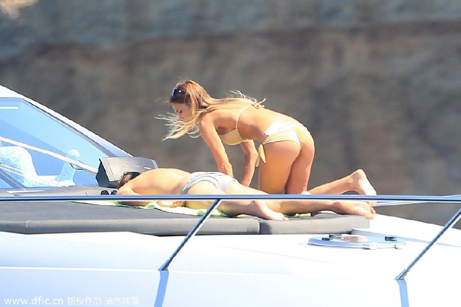 Fotos polémicas de Mario Götze y su novia en vacaciones