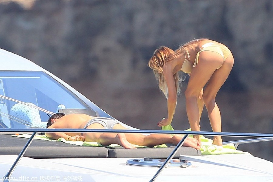 Fotos polémicas de Mario Götze y su novia en vacaciones