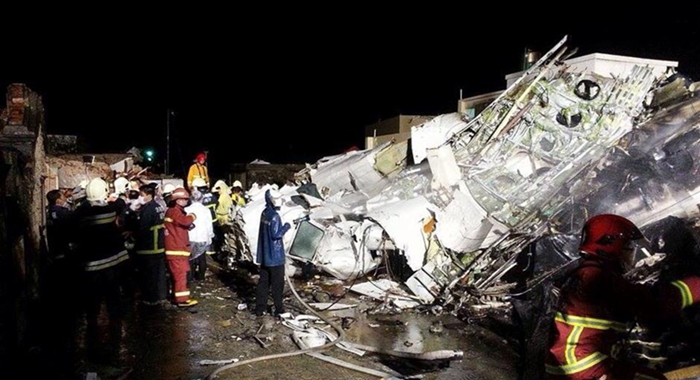 Avionazo en Taiwán: mueren 48 personas