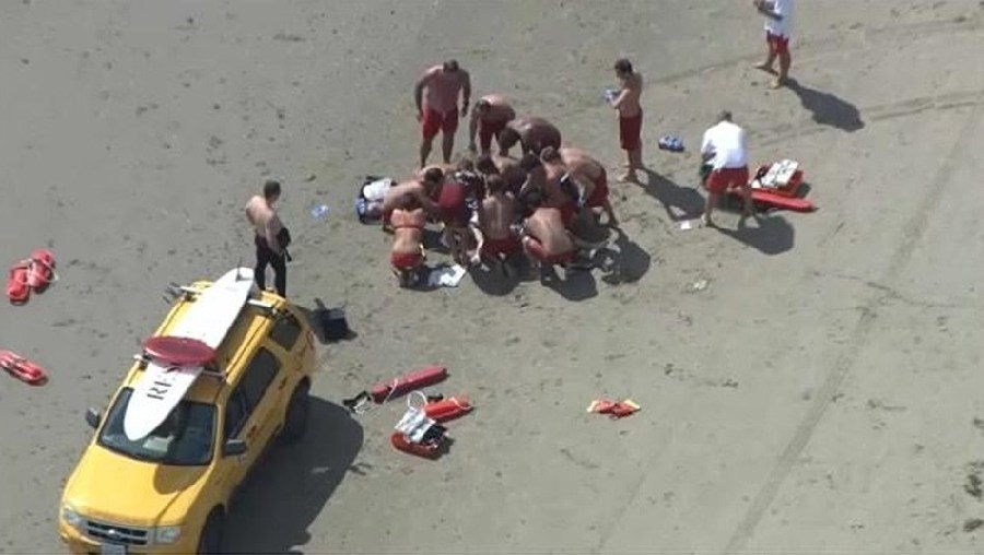 Rayo mata a una persona en playa de Los Ángeles, hay siete heridos