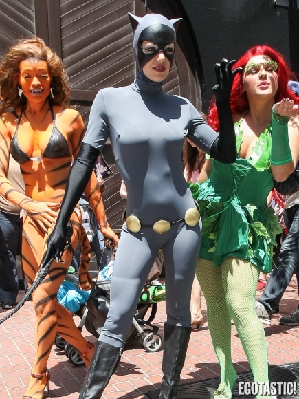 Adrianne Curry se viste de Catwomanat en el Comic-Con de San Diego 22