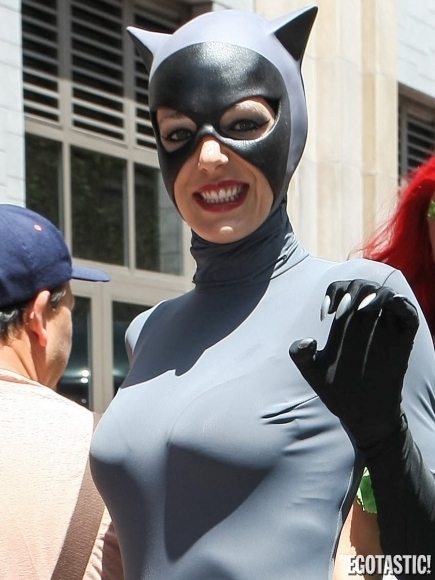 Adrianne Curry se viste de Catwomanat en el Comic-Con de San Diego 55