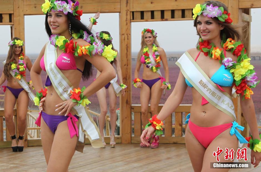 Sexy bikini show: guapas chinas y rusas compiten en la belleza 7
