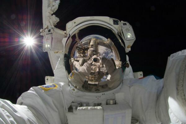 Desde el espacio, una selfie que nadie más tiene, eso seguro.