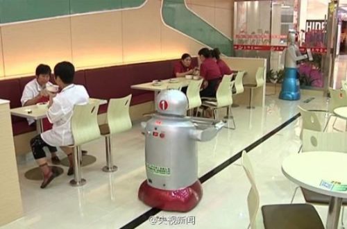Restaurante en China tiene meseros y cocineros robots1