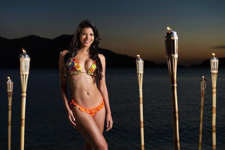 Miss Brasil 2013 Jakelyne Oliveira muestra sus cuervas letales 5