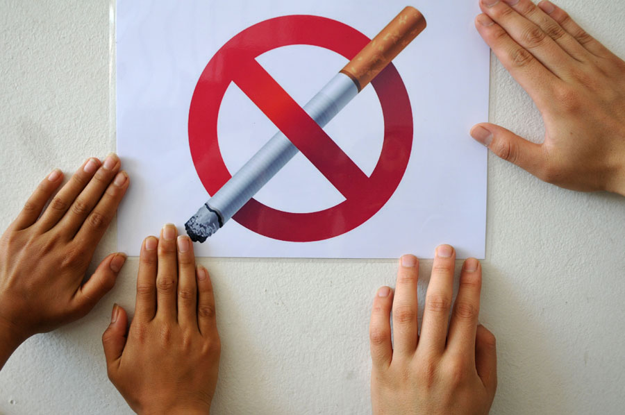 Legisladores chinos proponen prohibición completa de anuncios de tabaco