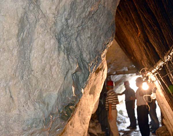 Descubren en noreste de China roca de jade de 600 toneladas