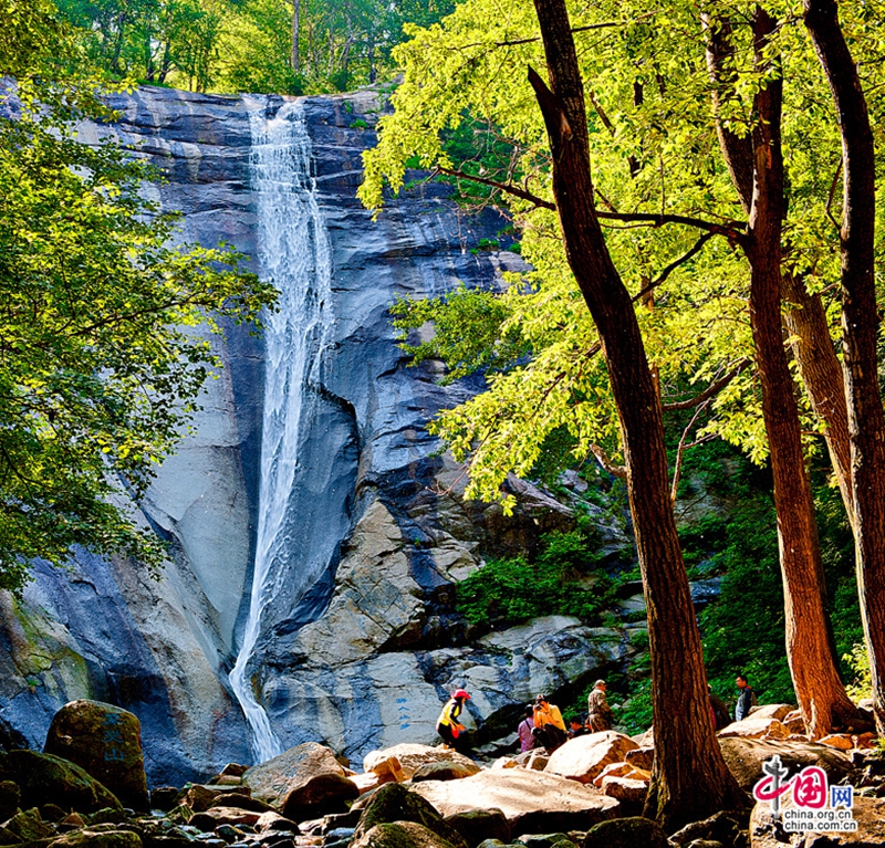 Hermoso paisaje otoñal de la montaña Wuling 7