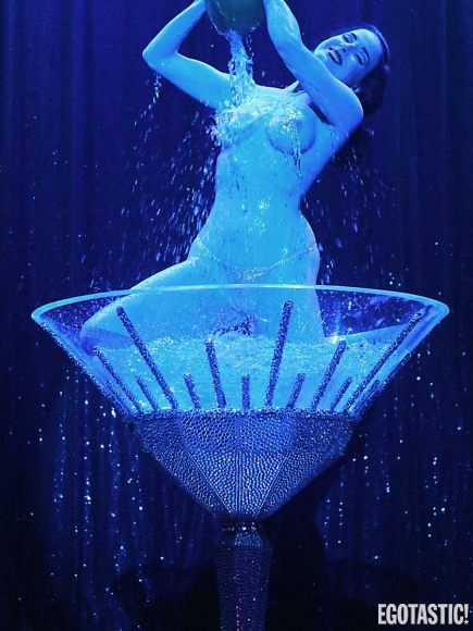 Dita von Teese, la bailarina erótica más sexy enciende Nueva York 4