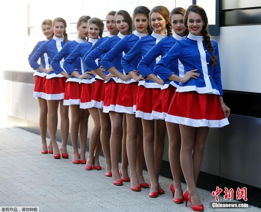 Hermosas rusas muestran su belleza exótica en la Carrera F13