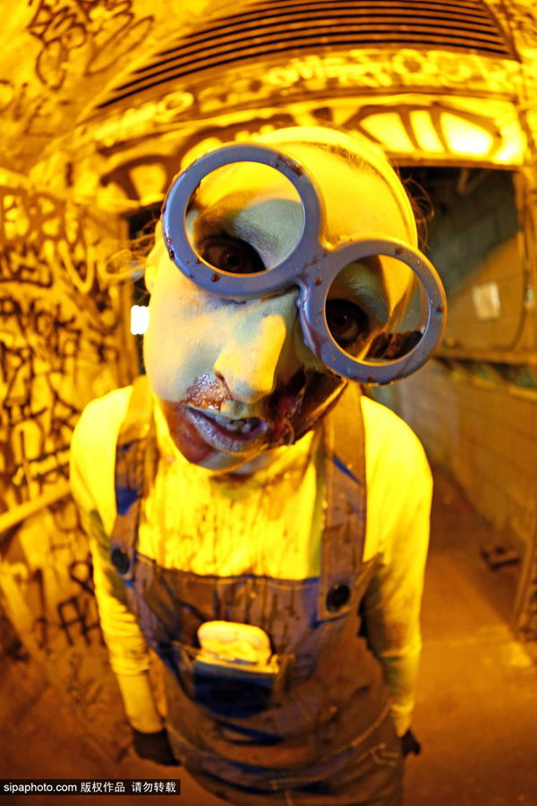 Increíbles disfraces por la calle de Londres en el Día Mundial del Zombie 13