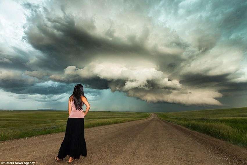 Fotógrafo toma fotos para su esposa durante devastador paso de tornados 2