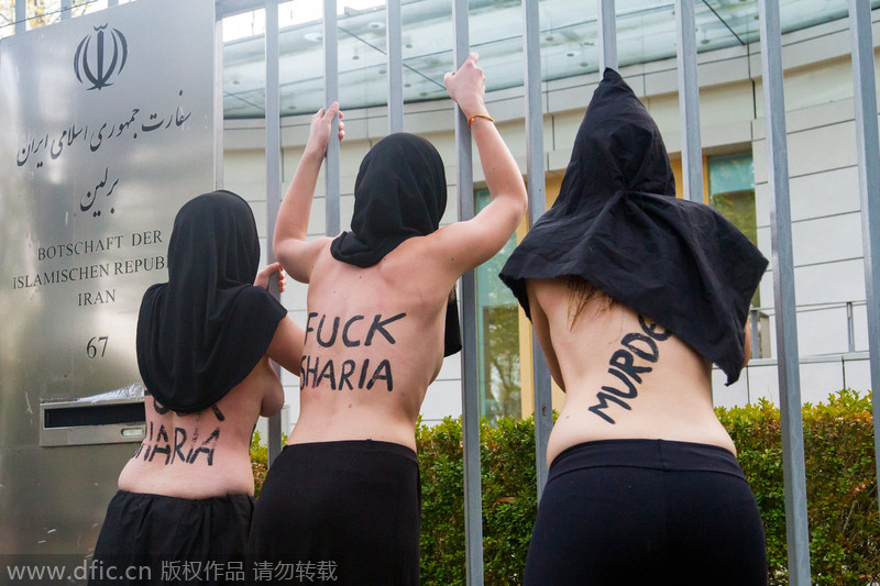 Activistas de Femen protestan frente a la Embajada de Irán en Berlín contra la sharía 6