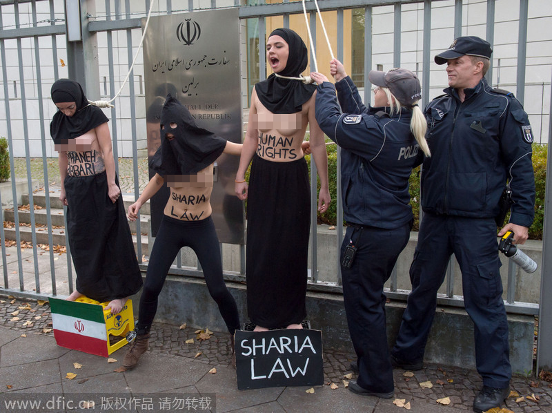 Activistas de Femen protestan frente a la Embajada de Irán en Berlín contra la sharía 2