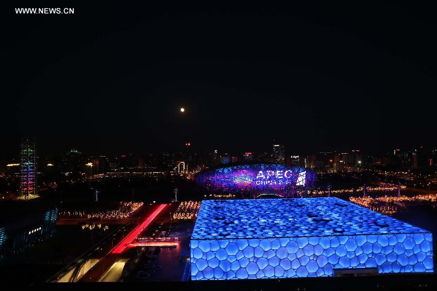 Brillantes paisajes de noche en Beijing durante la semana de APEC