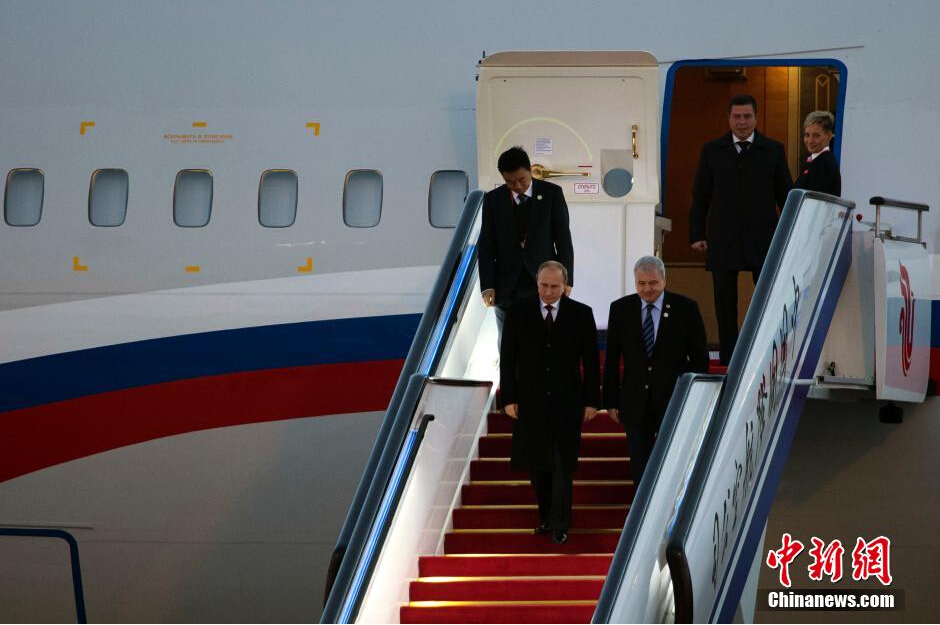 Putin llega a Beijing para reunión de APEC 3