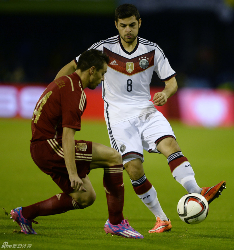 Alemania derrota 1-0 a España en partido amistoso 3