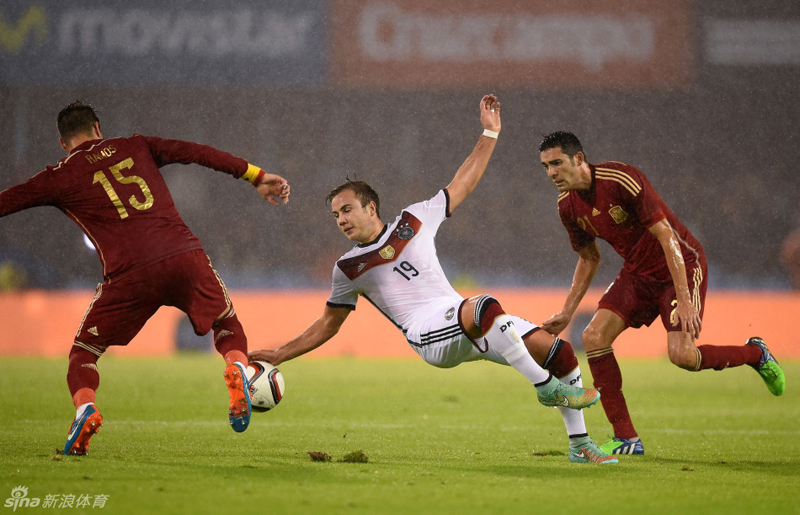 Alemania derrota 1-0 a España en partido amistoso 7
