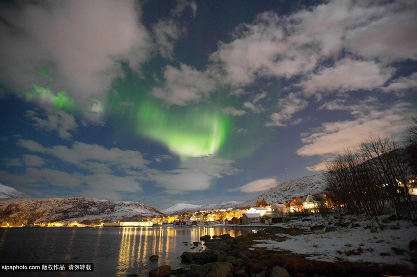 Maravillosa aurora ilumina fiordos de Noruega4