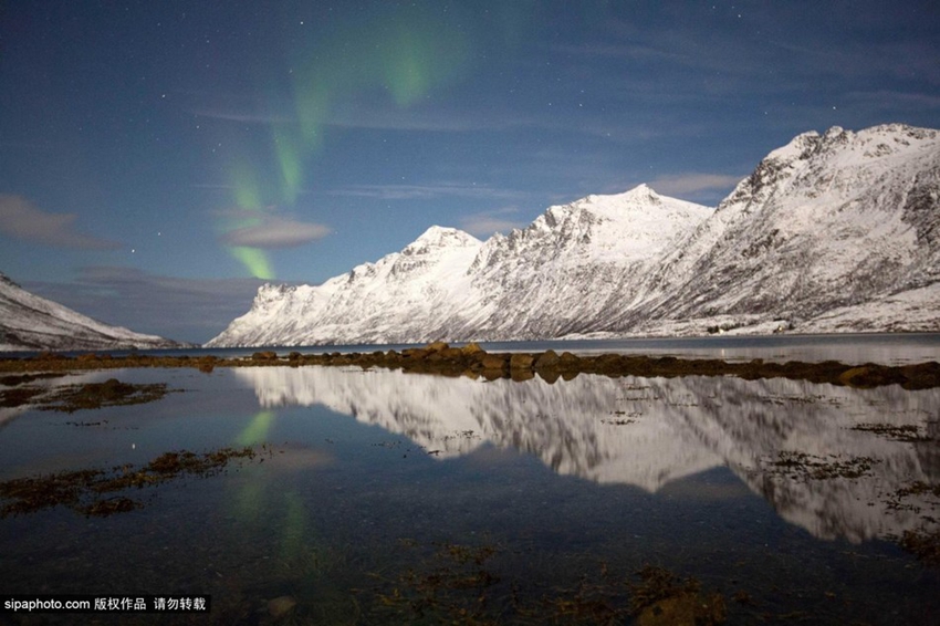 Maravillosa aurora ilumina fiordos de Noruega8