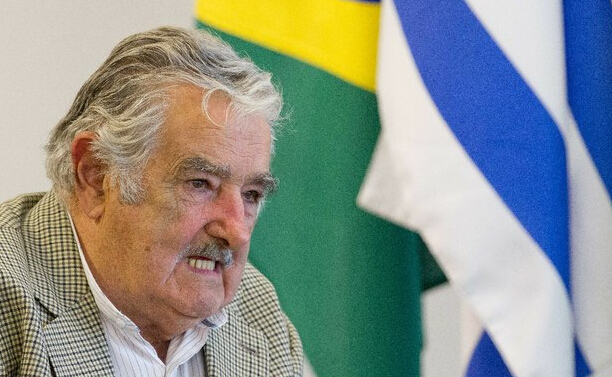Mujica pide a los mexicanos que apoyen al Estado por caso de Ayotzinapa