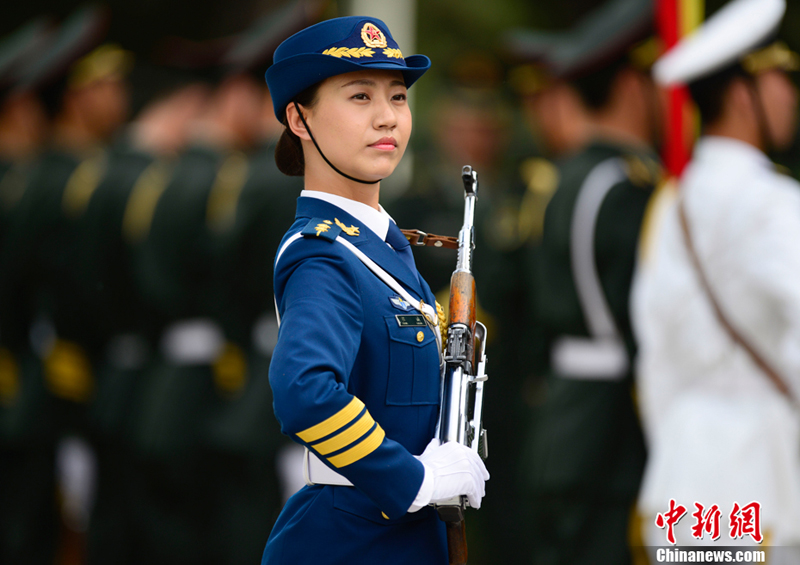 Fotos de mujeres soldados del mundo, la unión de belleza y milicia 2