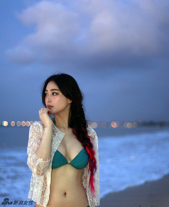 Sexy actriz china se desnuda para mostrar sus curvas atractivas 9