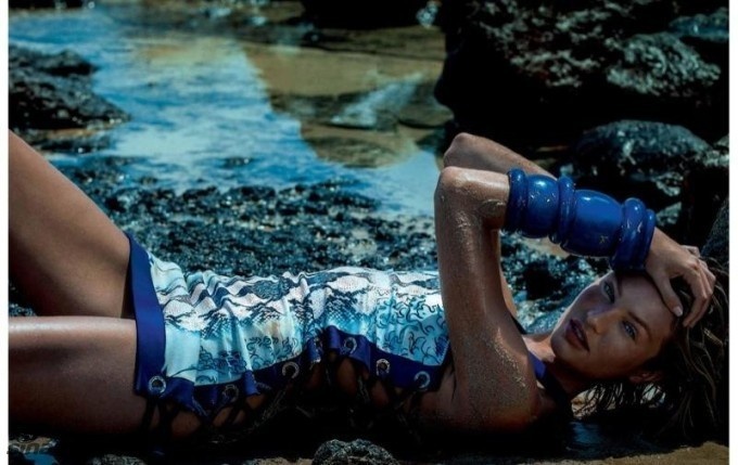 Candice Swanepoel destaca su belleza salvaje en la playa4