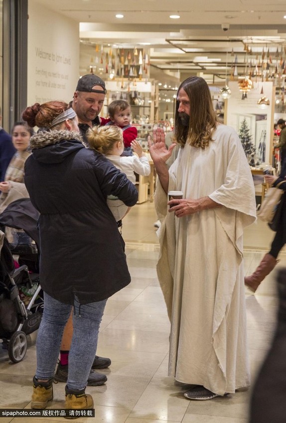 Aparece ¨Jesús Cristo¨ en un centro comercial de Londres43
